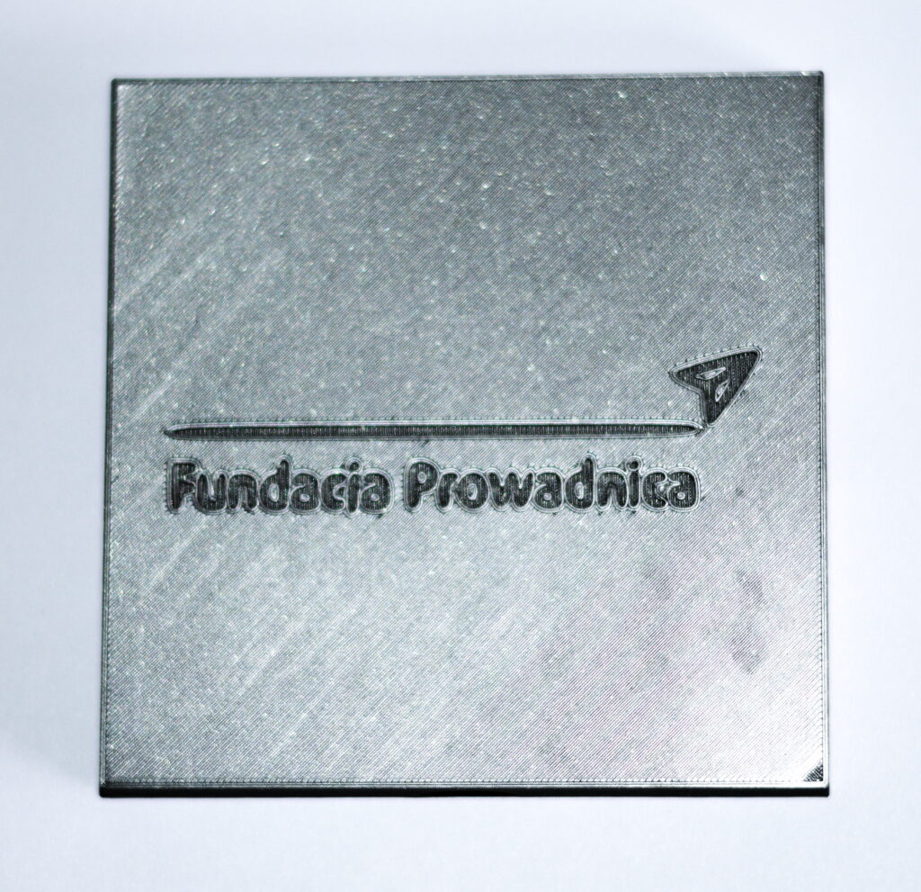 Reversi, Pudełko z logo Reversi - zamknięte pudełeczko